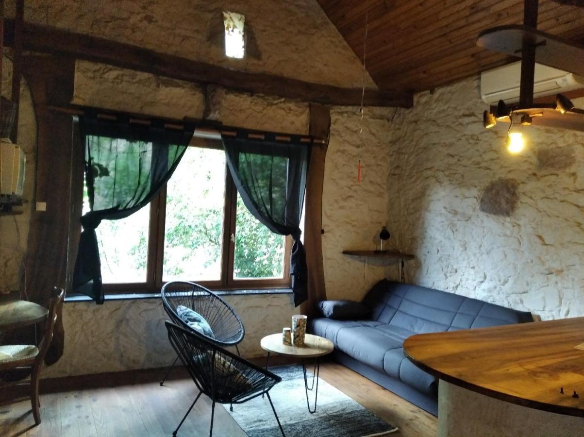 Grange Renovee En Pleine Nature Valady Exterior photo